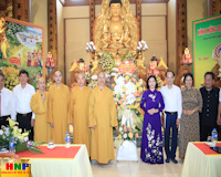 Đồng chí Nguyễn Thị Tuyến chúc mừng Phật đản, Phật lịch 2567
